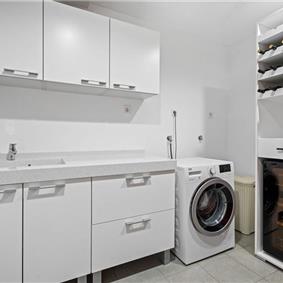 5 bedroom beachfront villa with heated pool near Omis, sleeps 9